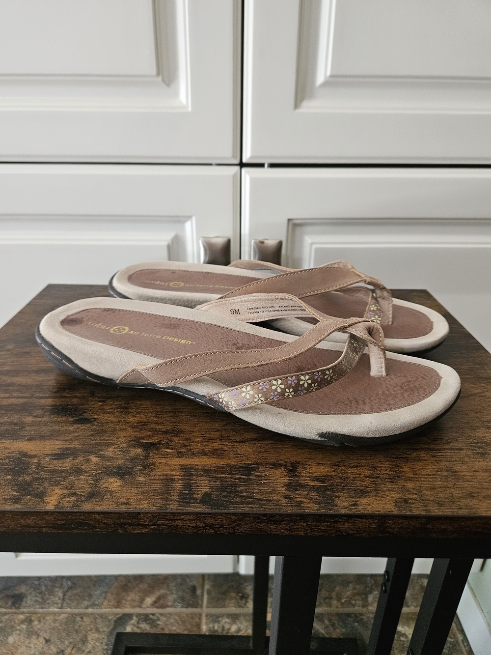 Jambu Capetown Floral Leather Thong Comfort Sandals Gorpcore Outdoor Earthy Boho